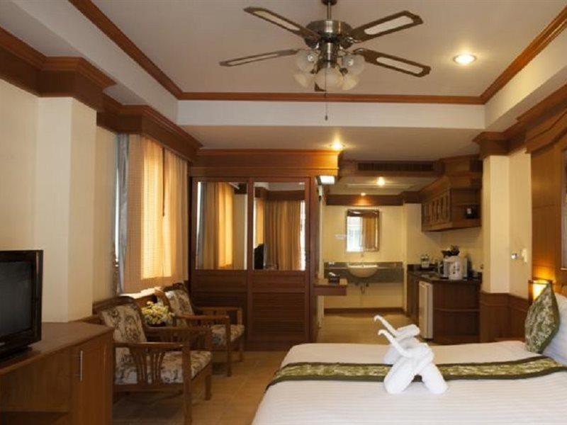 Chaba Kata Beach Hotel ภายนอก รูปภาพ